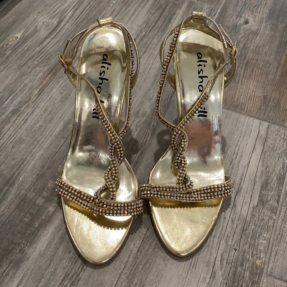 Gold heels with diamonds